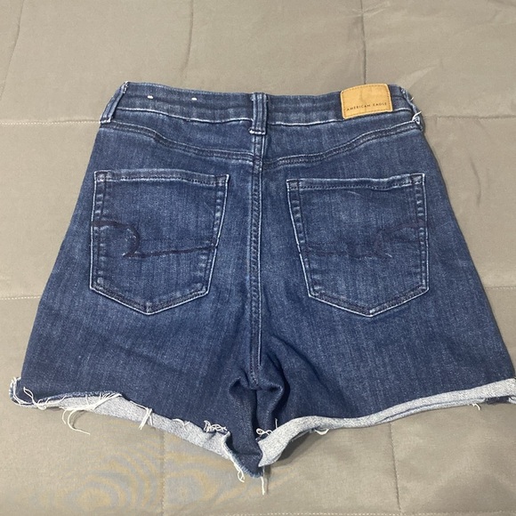 American Eagle Curvy Super Hi-Rise shortie. Size 4 - Picture 2 of 4